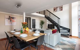 Spacious Apartments Near Karlin Square