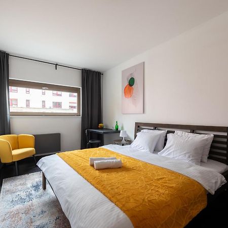Spacious Apartments Near Karlin Square Prag Exterior foto