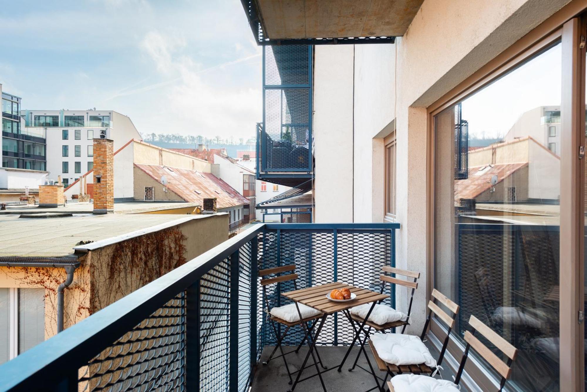 Spacious Apartments Near Karlin Square Prag Exterior foto