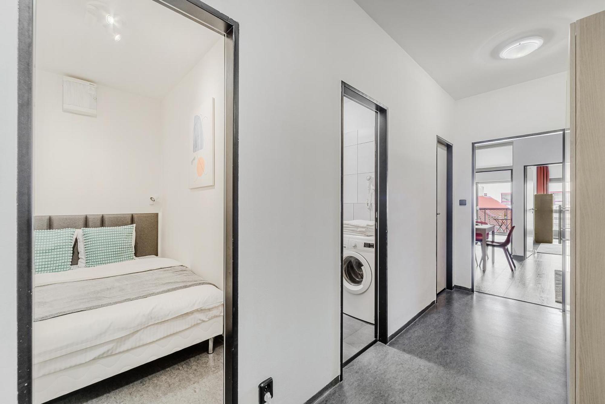 Spacious Apartments Near Karlin Square Prag Exterior foto