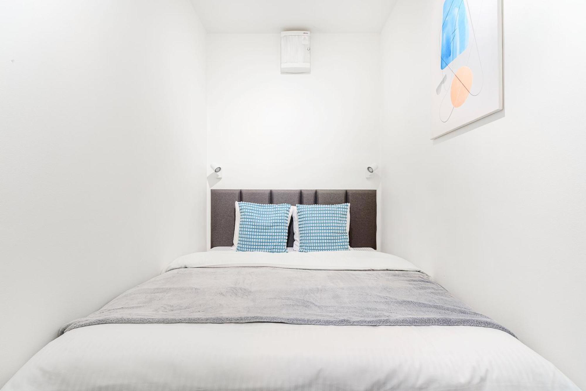 Spacious Apartments Near Karlin Square Prag Exterior foto