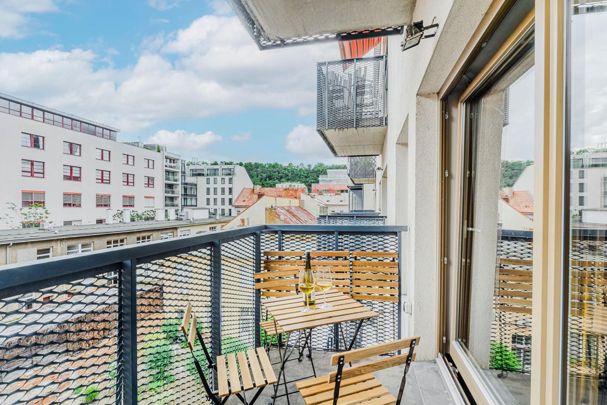 Spacious Apartments Near Karlin Square Prag Exterior foto