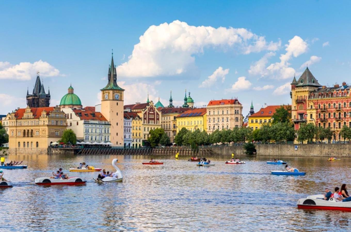 Spacious Apartments Near Karlin Square Prag Exterior foto