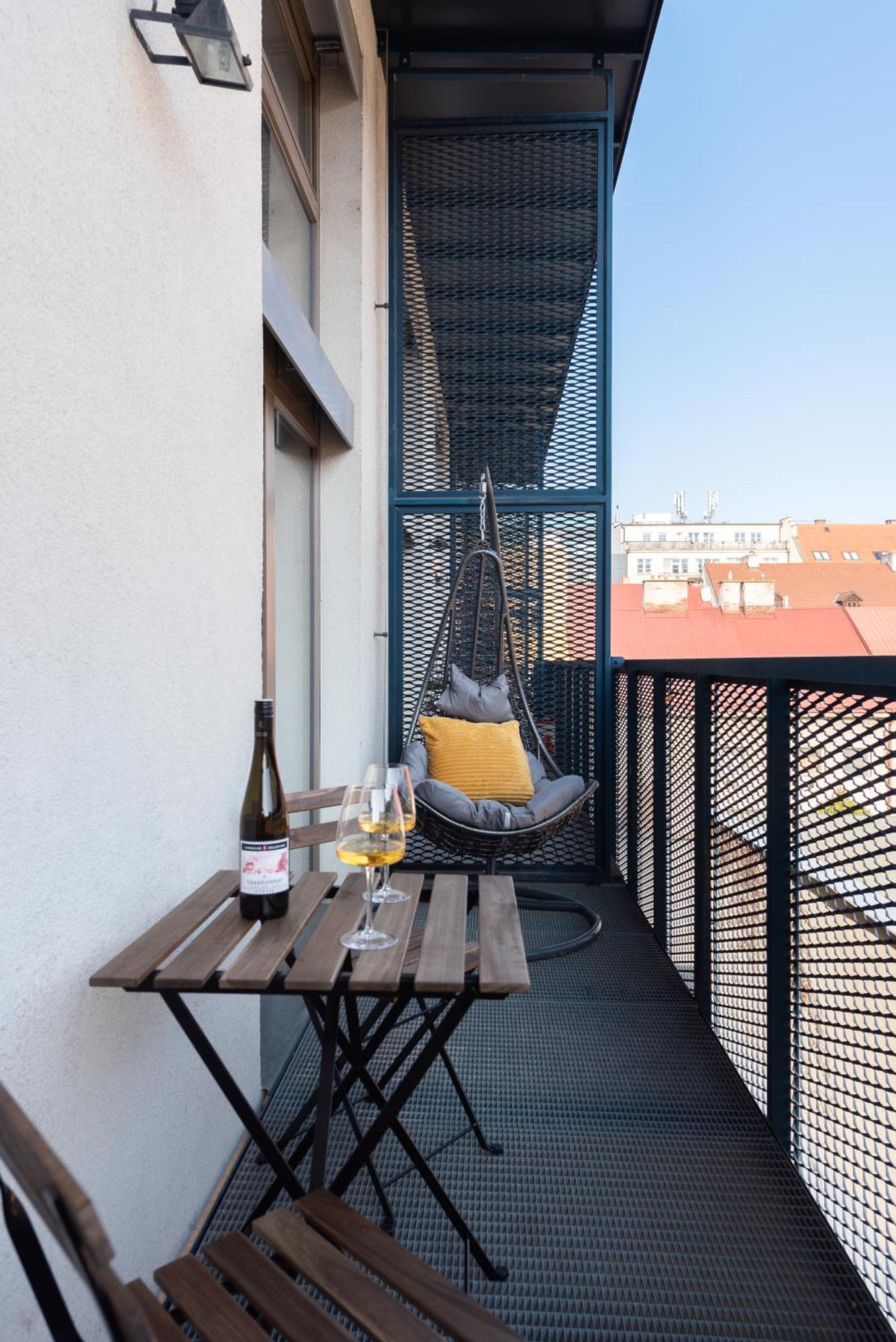 Spacious Apartments Near Karlin Square Prag Exterior foto