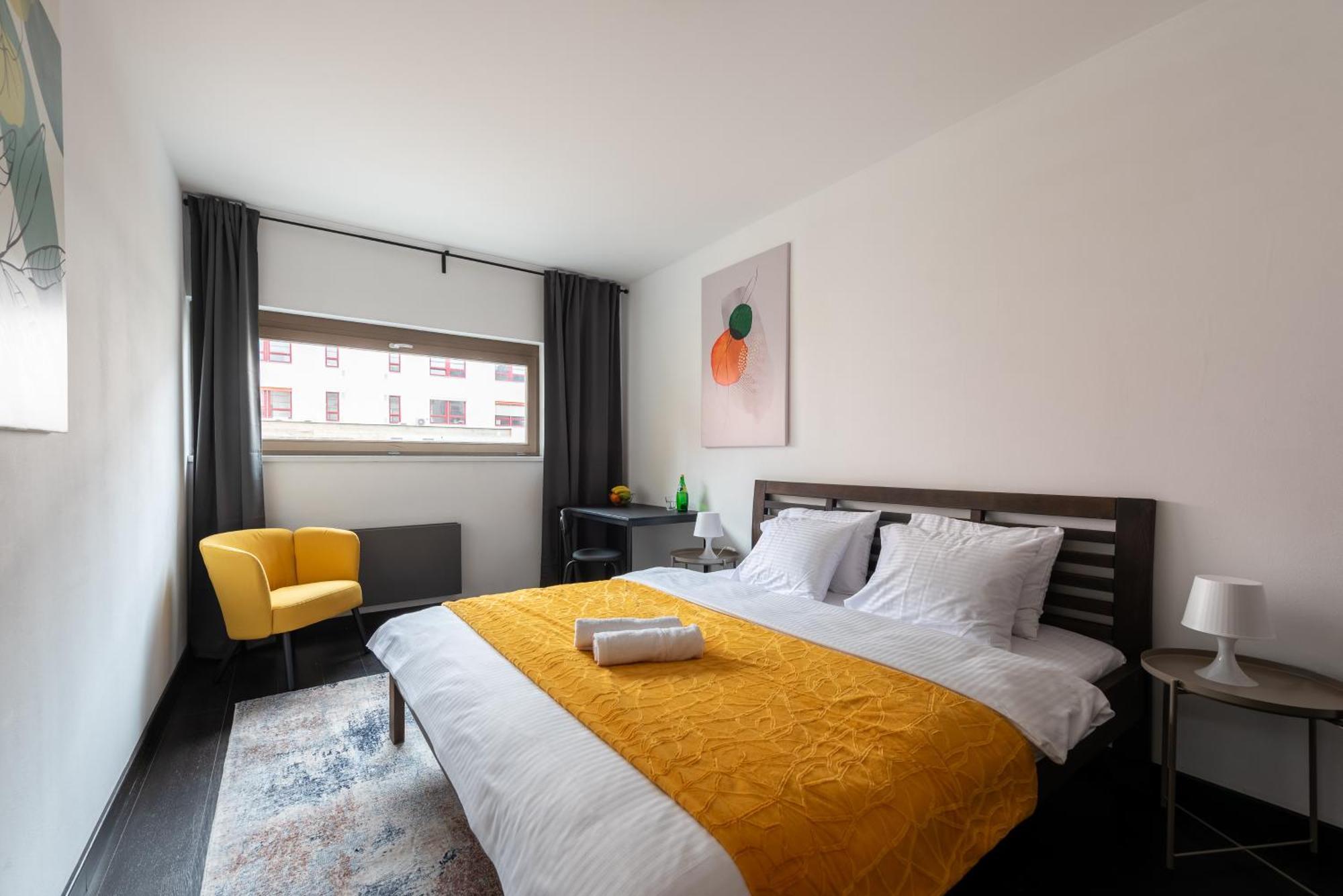 Spacious Apartments Near Karlin Square Prag Exterior foto
