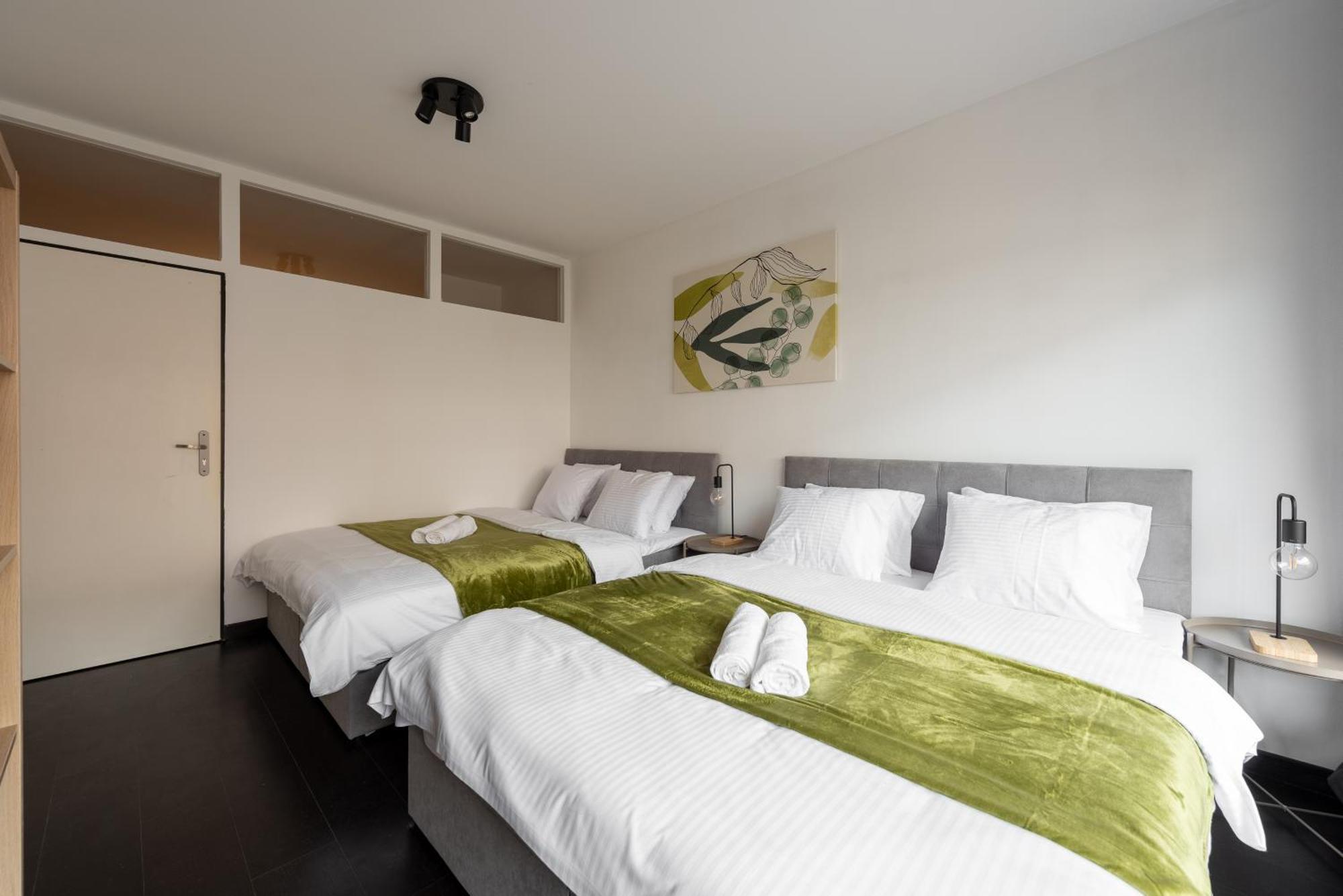 Spacious Apartments Near Karlin Square Prag Exterior foto