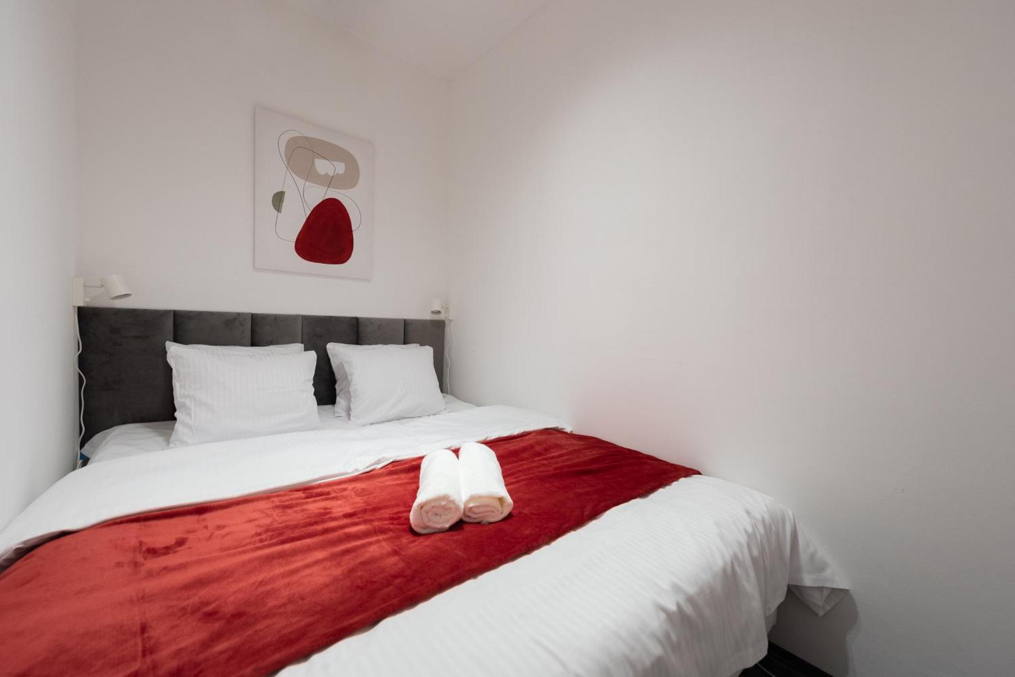 Spacious Apartments Near Karlin Square Prag Exterior foto