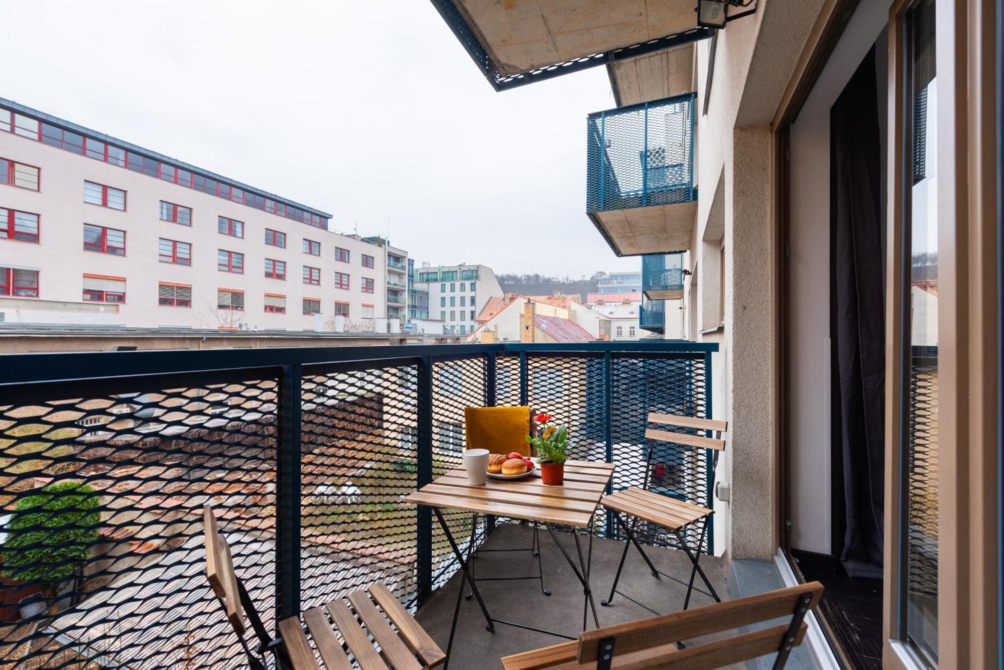 Spacious Apartments Near Karlin Square Prag Exterior foto